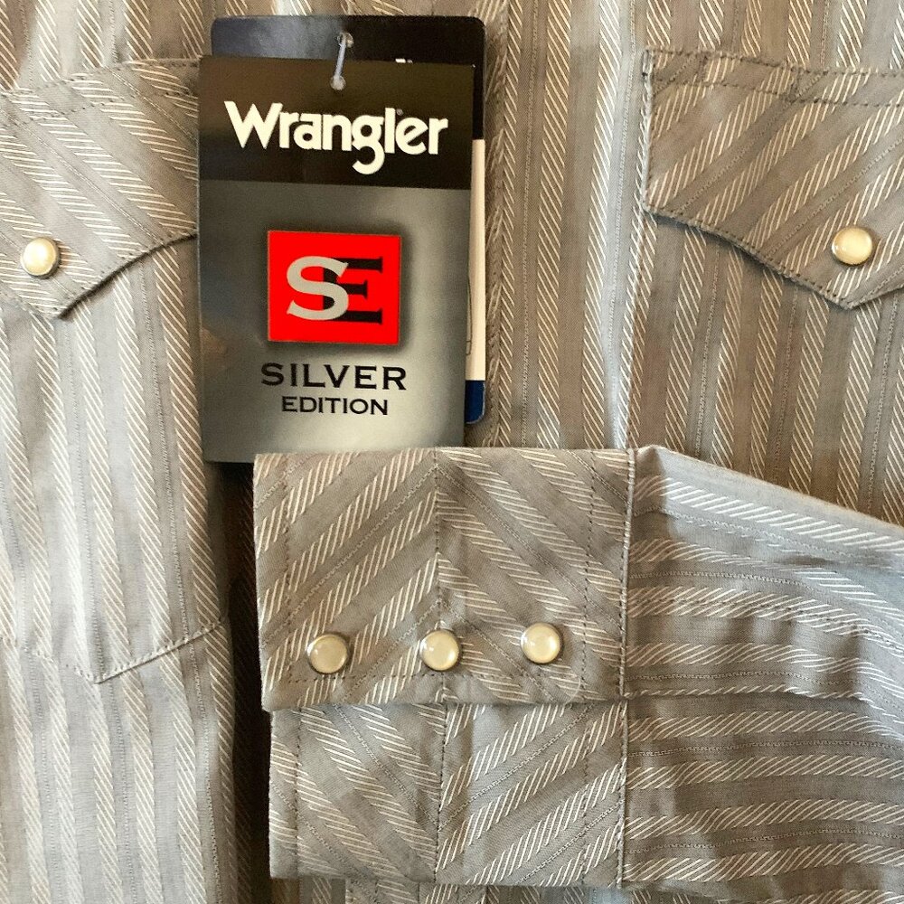 Mens Wrangler Silver Edition Shirt – Medium NWT
